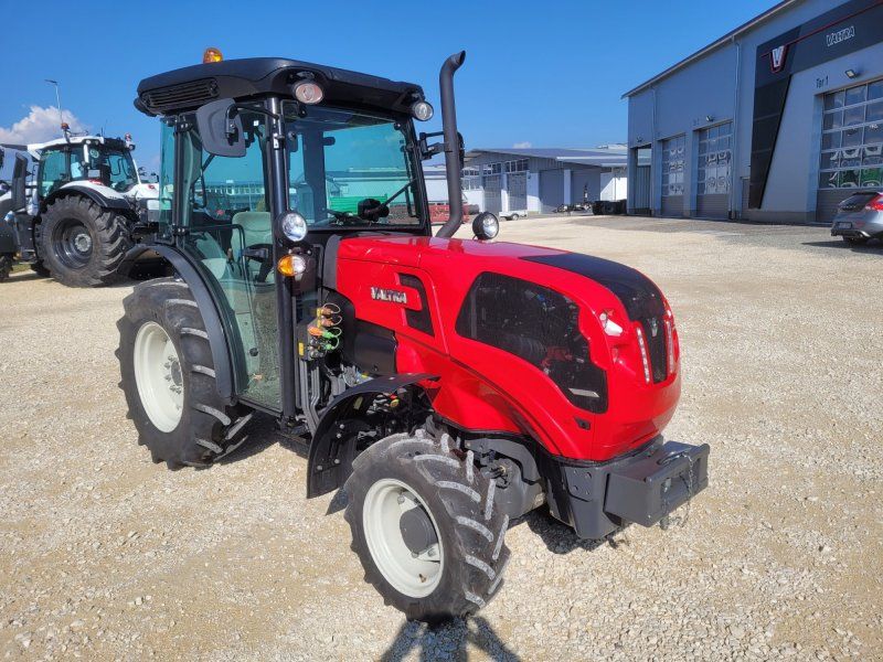 Valtra F105
