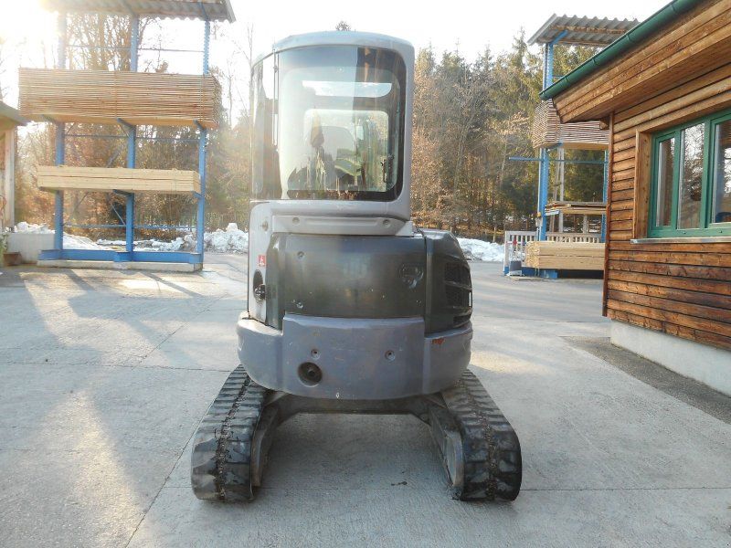 New Holland E 39B-SR ( SW + 4 Löffel ) 3.900 KG