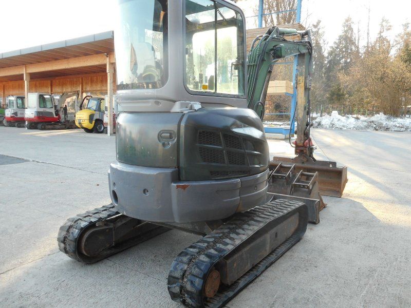 New Holland E 39B-SR ( SW + 4 Löffel ) 3.900 KG