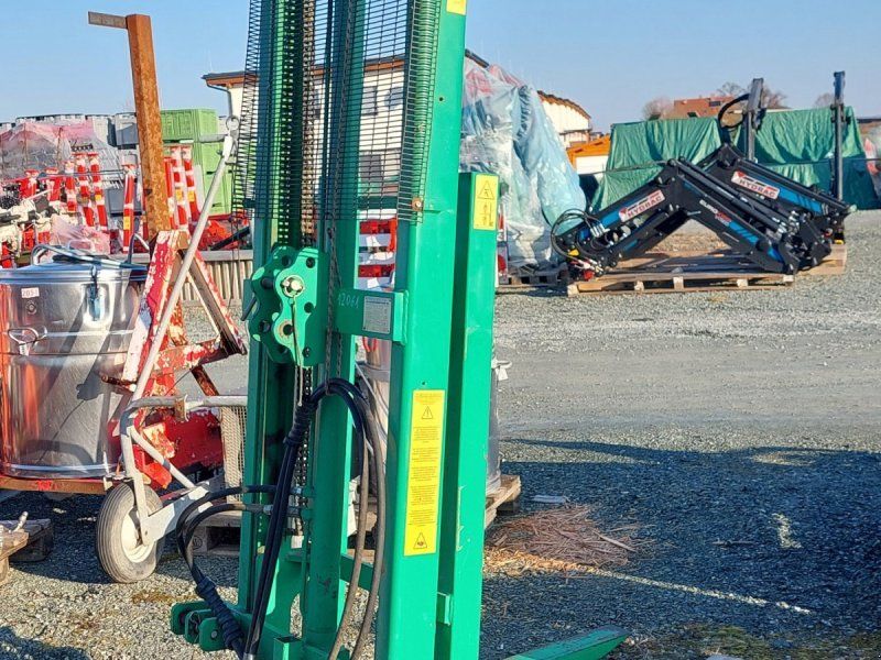 Heckstapler 3,20 m, 1 500 kg, 1 Bewegung zum Heben u. Senken 120