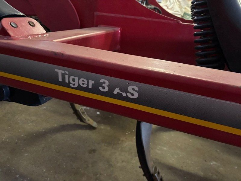 Horsch Tiger 3 AS mit TRingh Packer