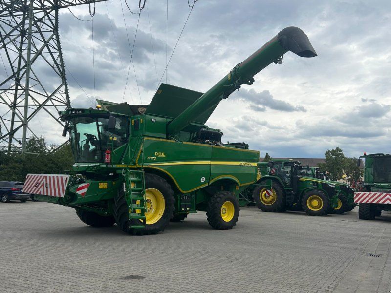 John Deere S770i