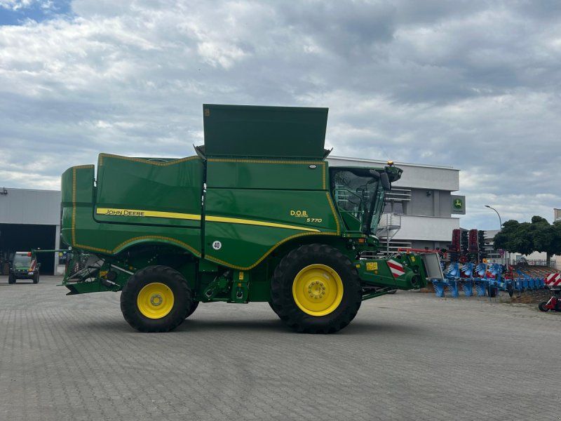 John Deere S770i