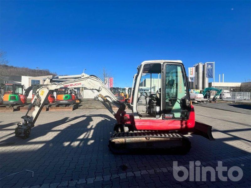 Takeuchi TB 235