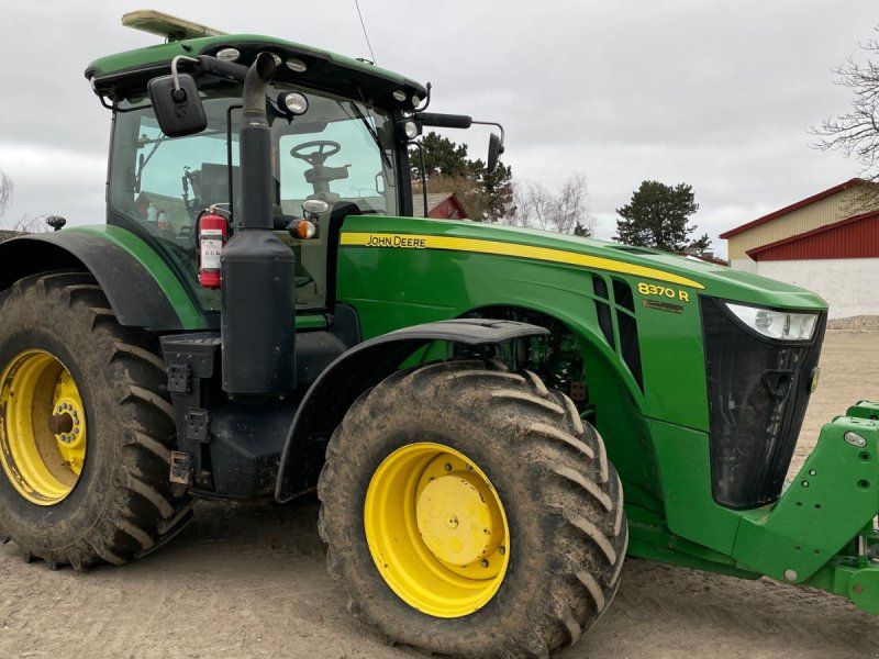 John Deere 8370R