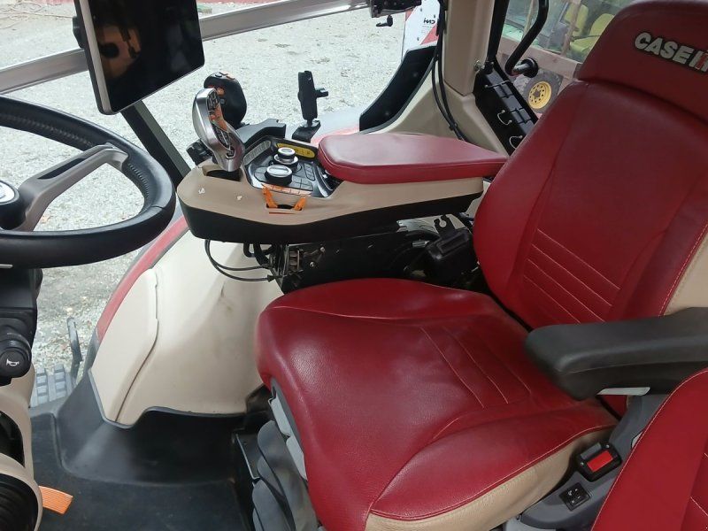 Case IH OPTUM 340 CVX. 340