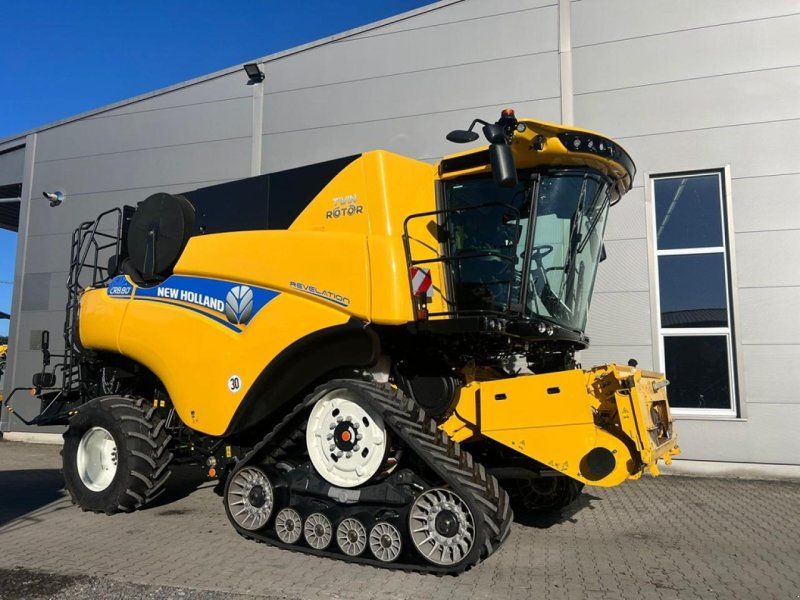 New Holland CR 8.80 Raupe