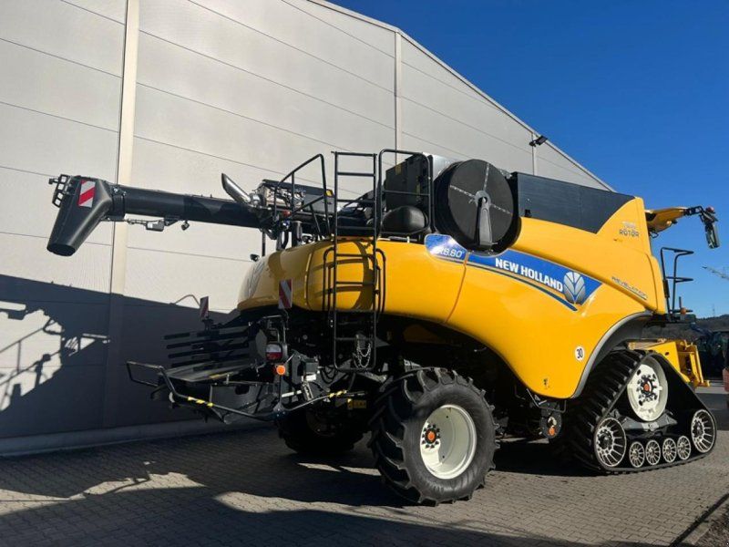New Holland CR 8.80 Raupe