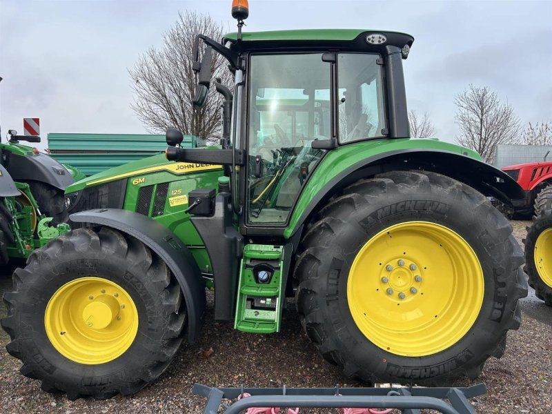 John Deere 6M 125