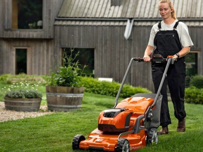 Husqvarna AKKU RASENMÄHER LC 353IVX