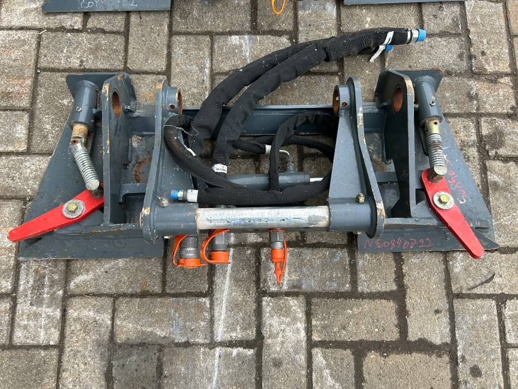 Bobcat Mustang,Case,Tomas