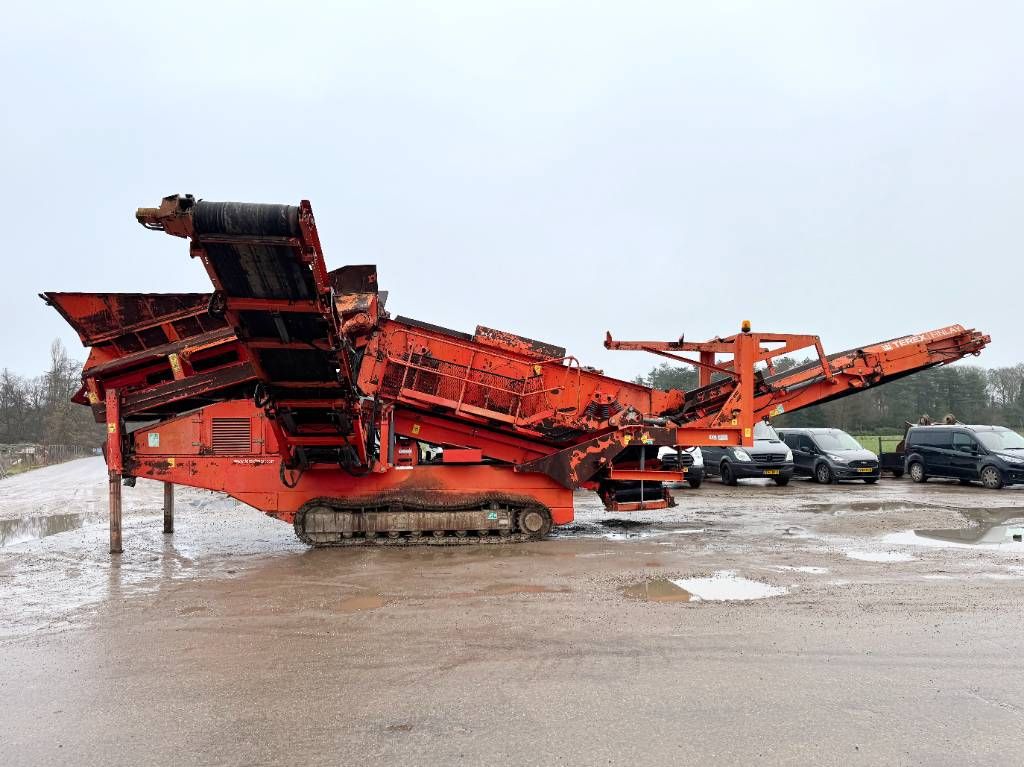 Terex Finlay 883T - Deutz Engine / 2 Side Conveyors
