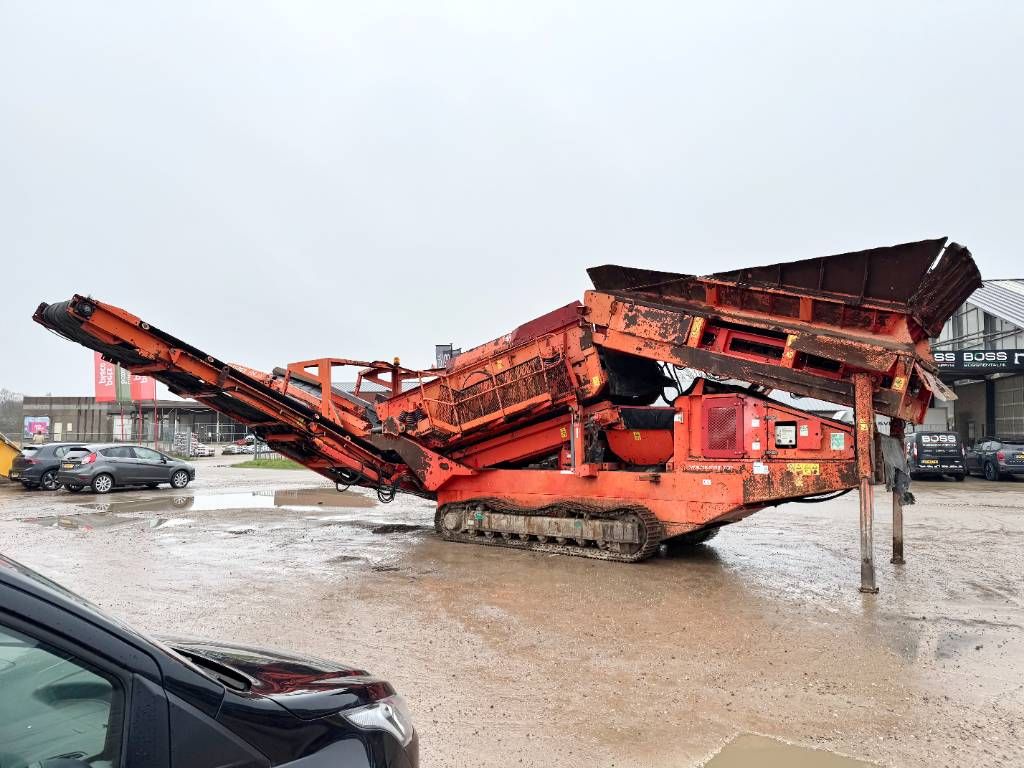 Terex Finlay 883T - Deutz Engine / 2 Side Conveyors