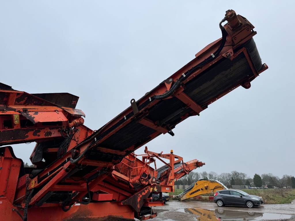 Terex Finlay 883T - Deutz Engine / 2 Side Conveyors