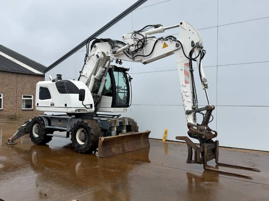 Liebherr A914 Compact - Triple Boom / Many extra attachment