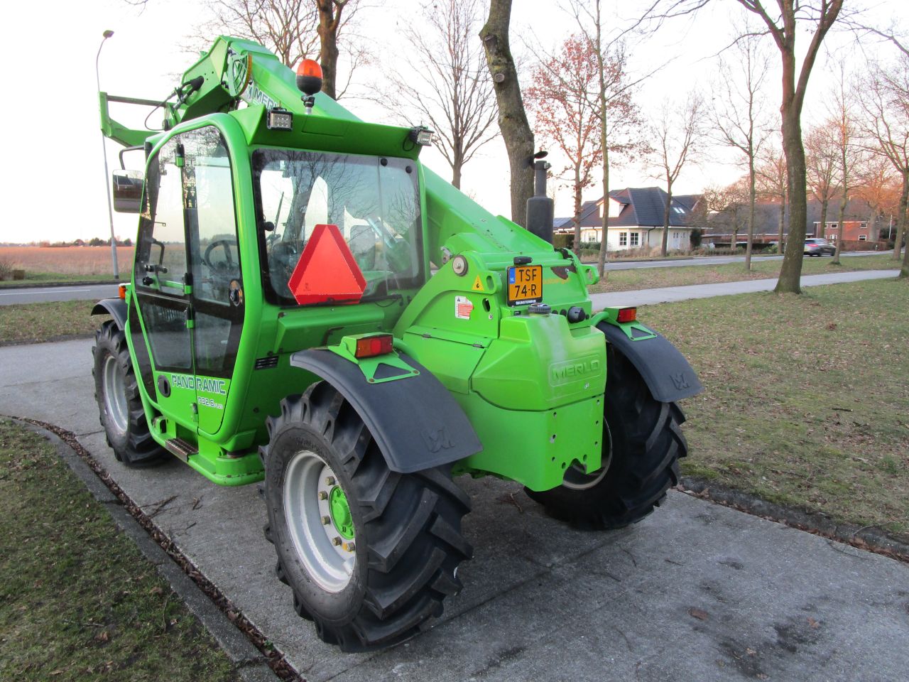 Merlo 32.6 tf 4500 uur op nieuwe banden !!!!