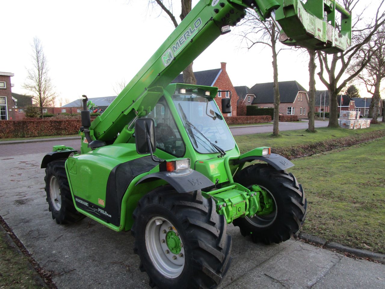 Merlo 32.6 tf 4500 uur op nieuwe banden !!!!