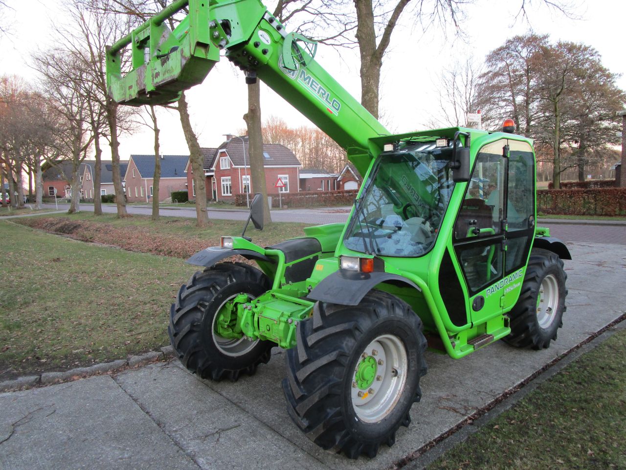 Merlo 32.6 tf 4500 uur op nieuwe banden !!!!