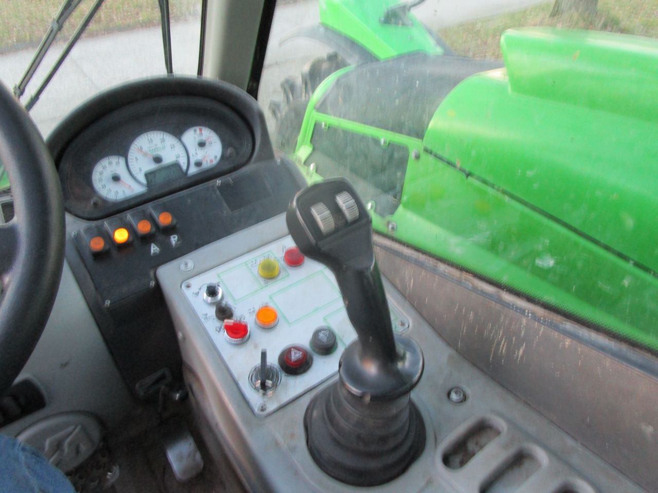 Merlo 32.6 tf 4500 uur op nieuwe banden !!!!