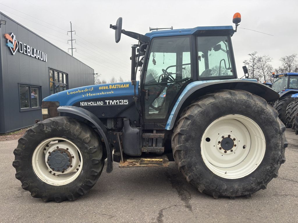 NEW HOLLAND 8360 RC