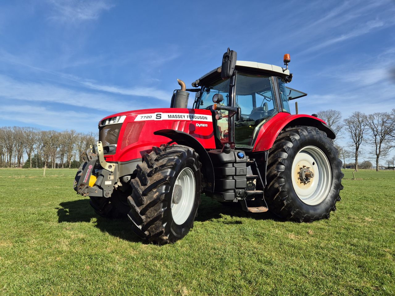 Massey Ferguson 7720 S Dyna 6 met Front Hef / PTO