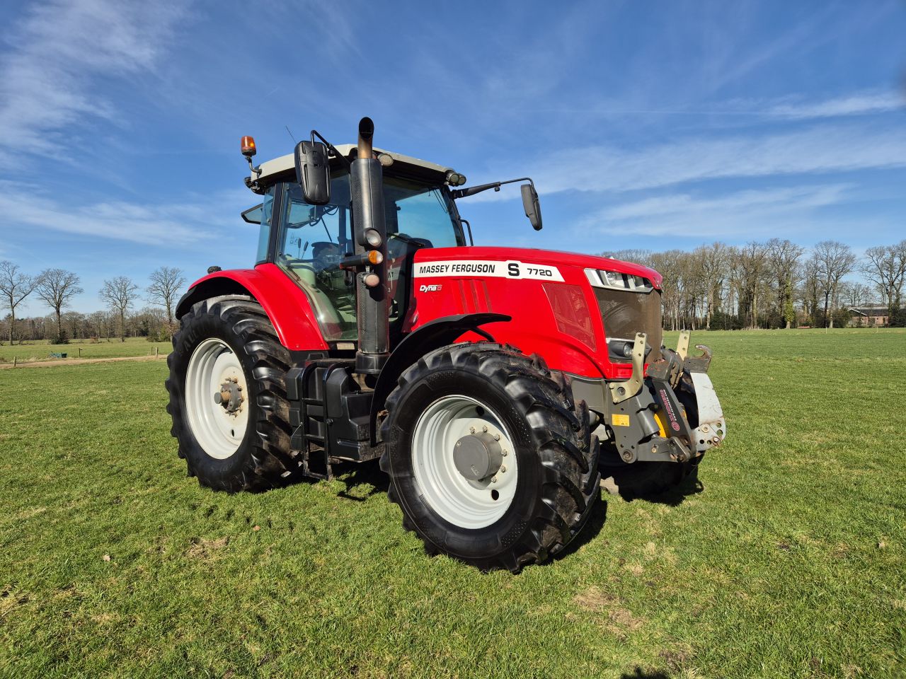 Massey Ferguson 7720 S Dyna 6 met Front Hef / PTO