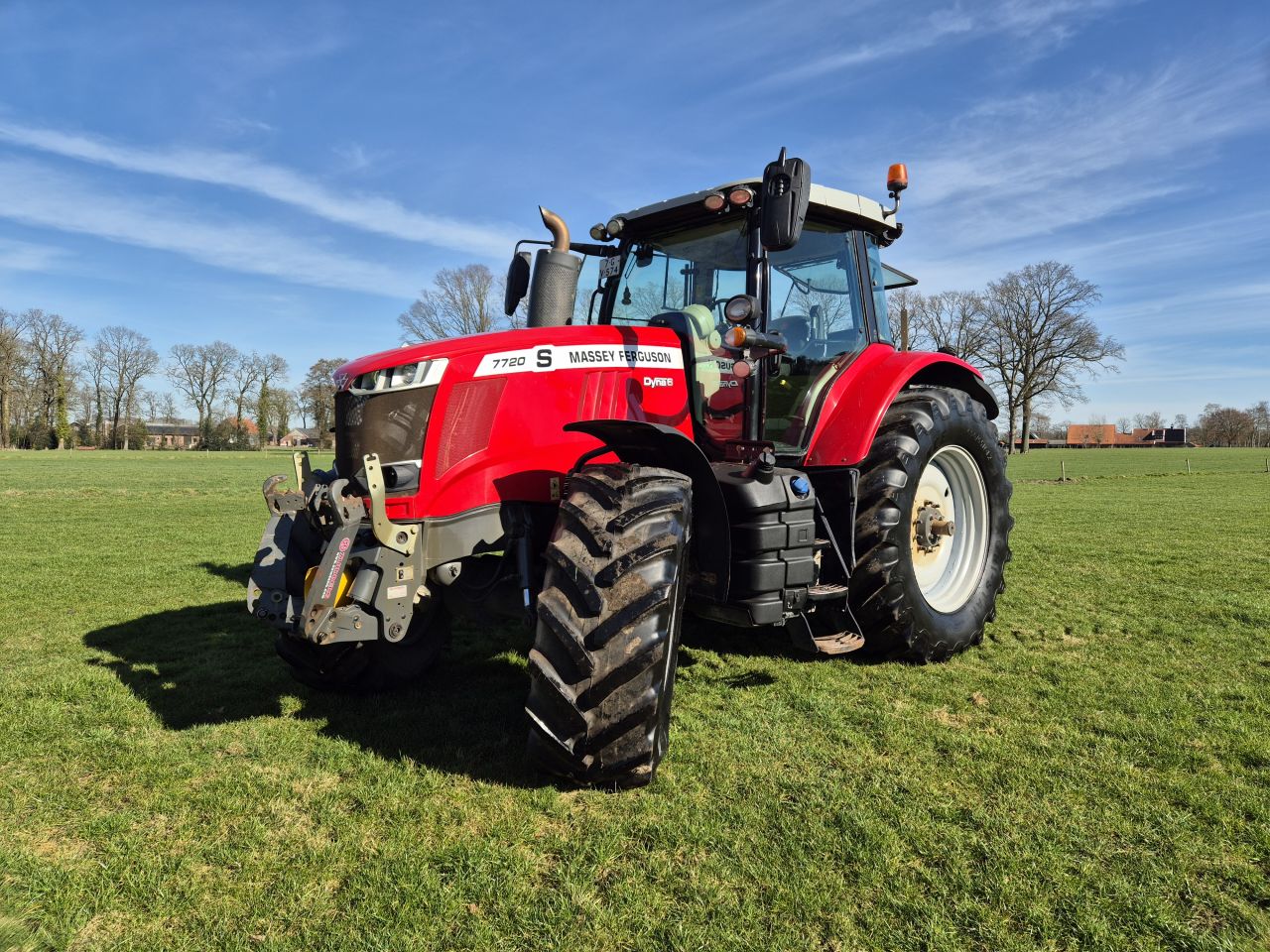 Massey Ferguson 7720 S Dyna 6 met Front Hef / PTO