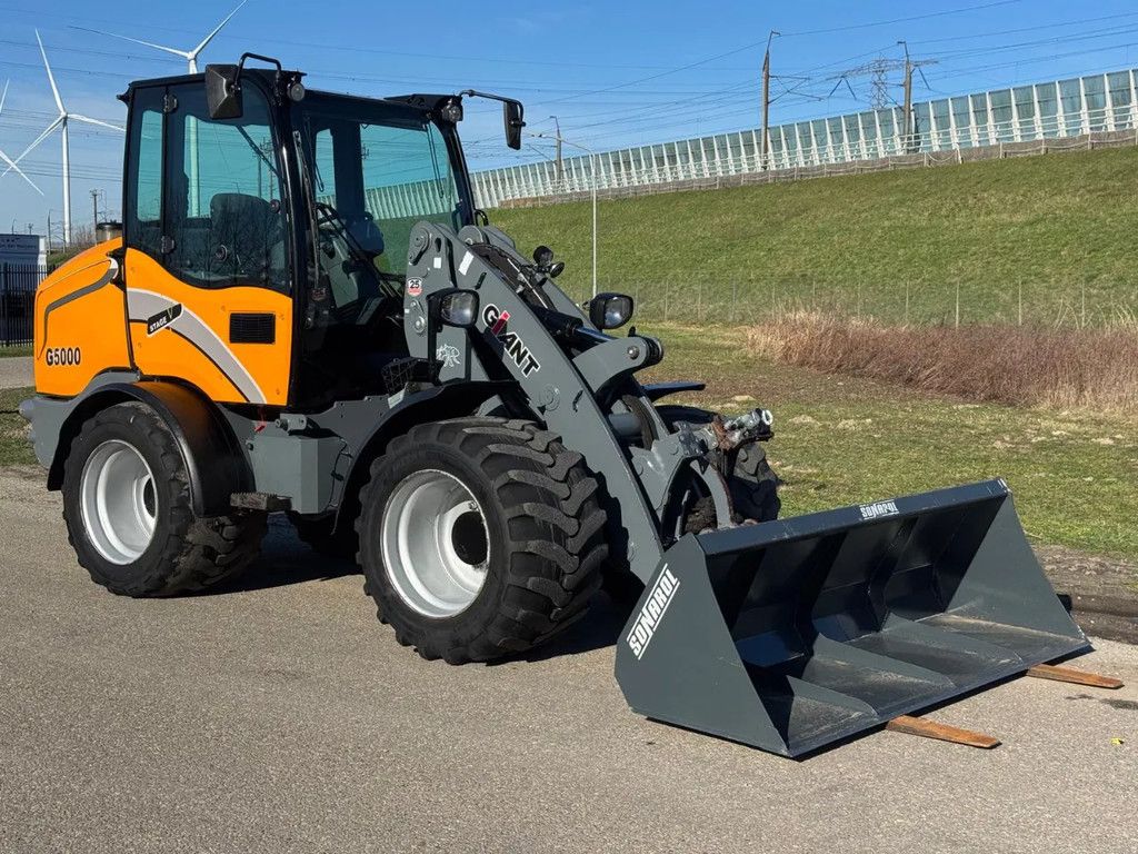 Giant G5000 DC Z-HEF Mini Shovel Kniklader