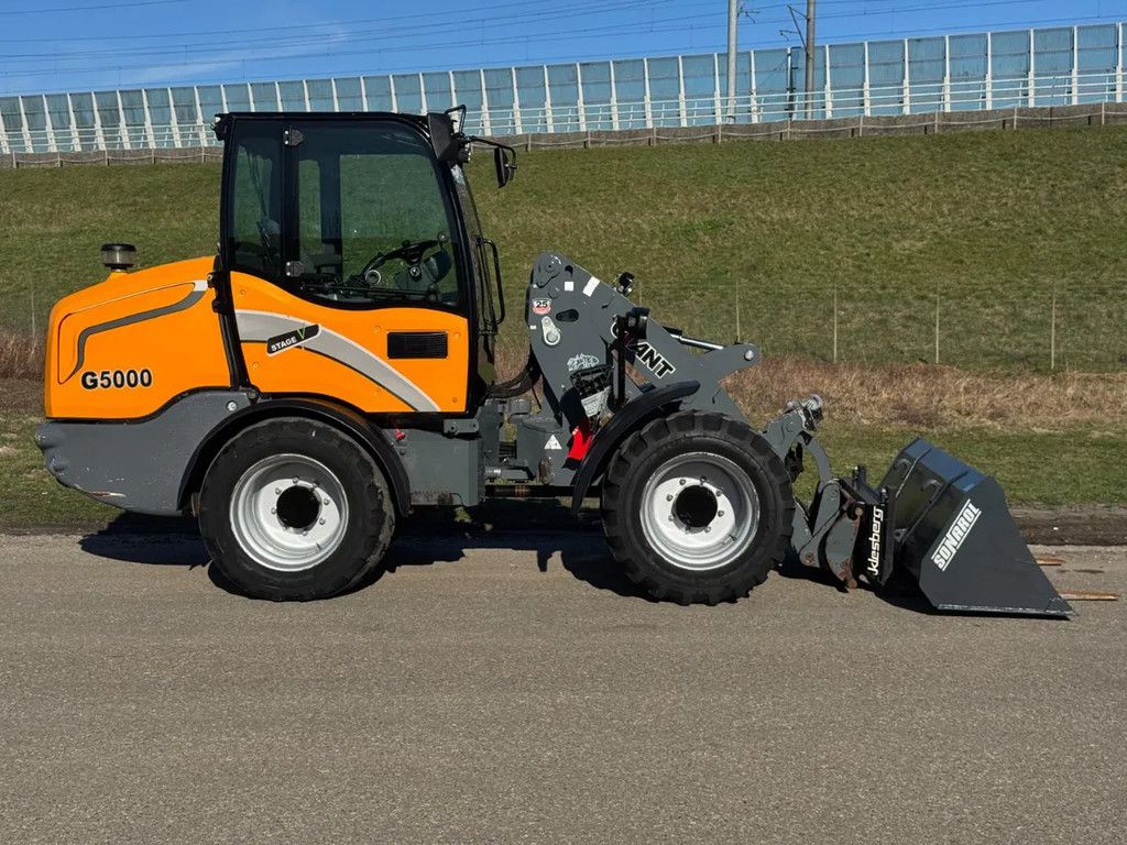 Giant G5000 DC Z-HEF Mini Shovel Kniklader