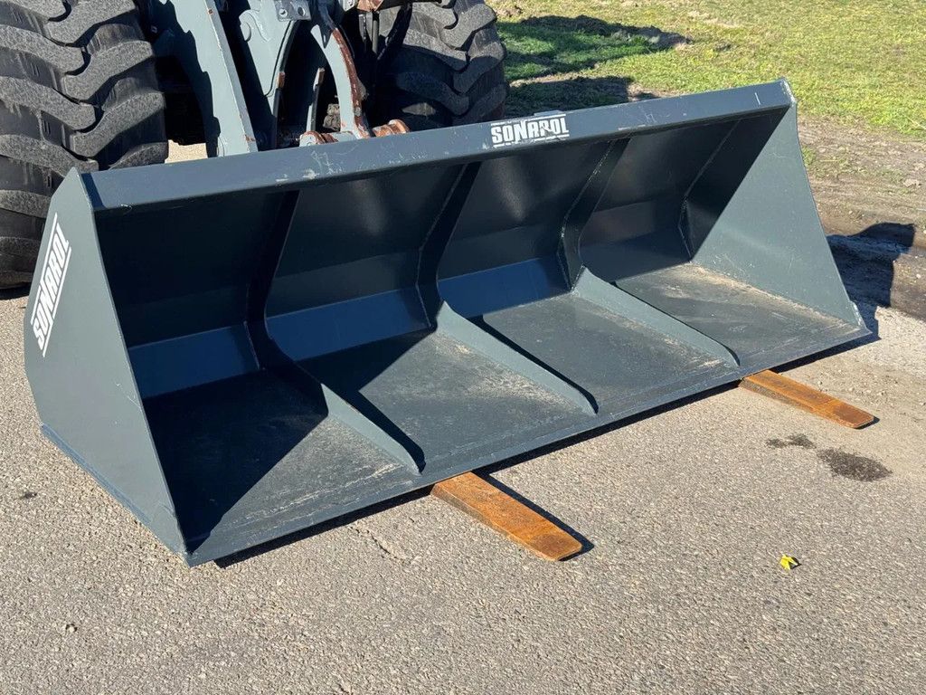 Giant G5000 DC Z-HEF Mini Shovel Kniklader