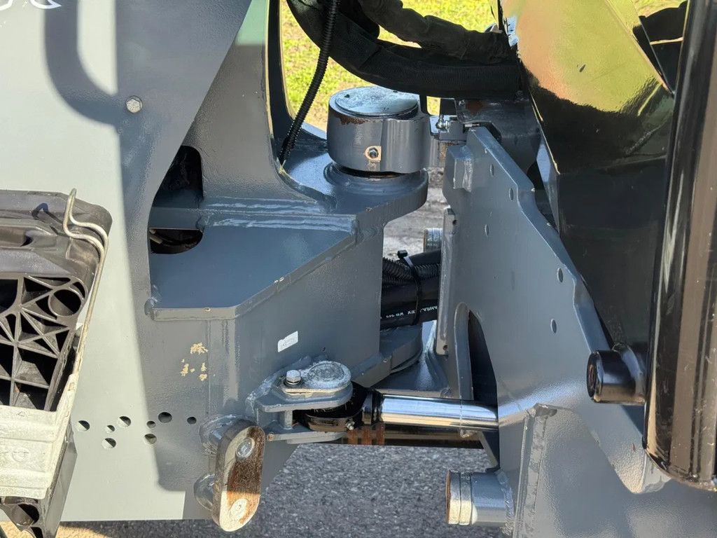 Giant G5000 DC Z-HEF Mini Shovel Kniklader