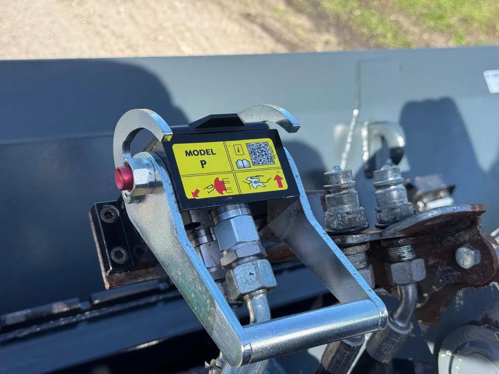 Giant G5000 DC Z-HEF Mini Shovel Kniklader