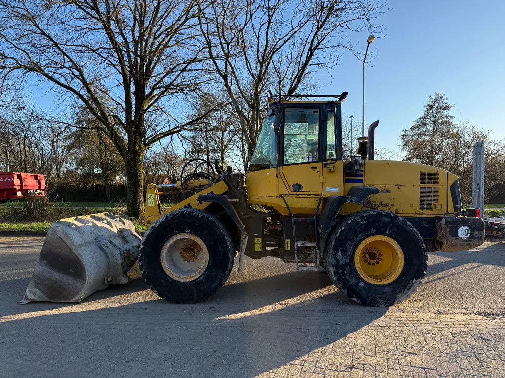 Komatsu WA200 40km/h