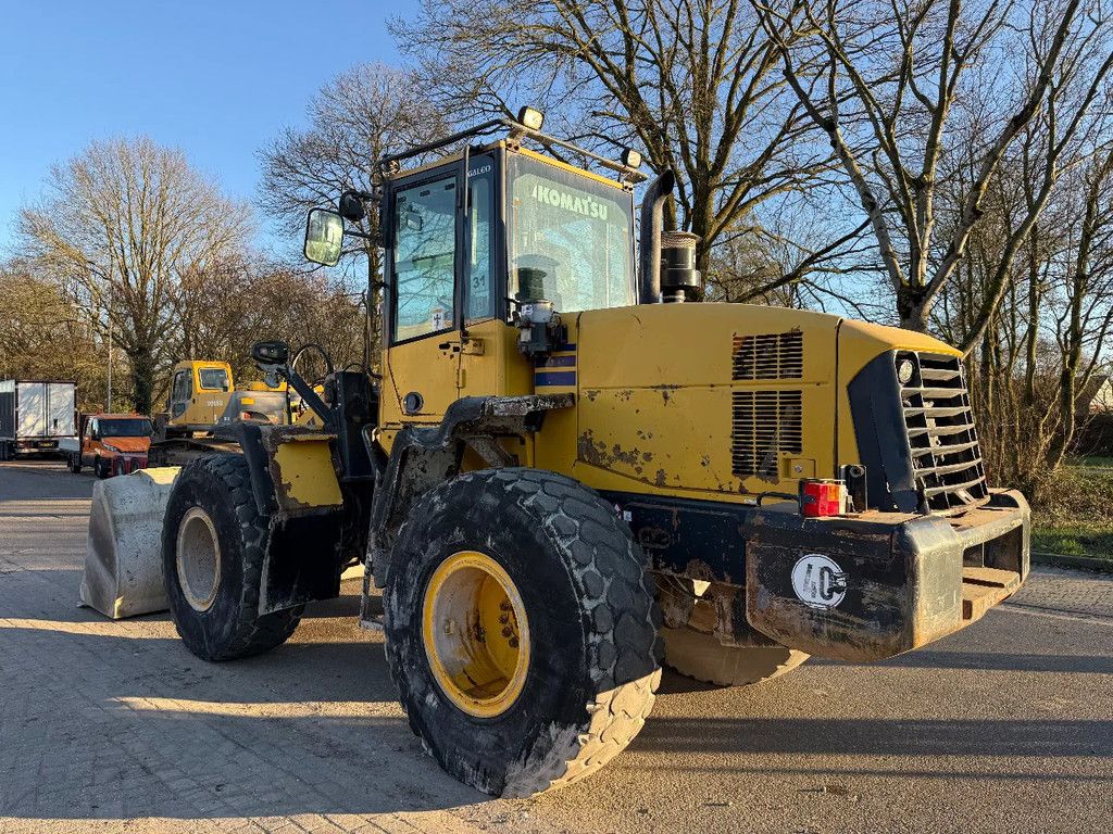 Komatsu WA200 40km/h