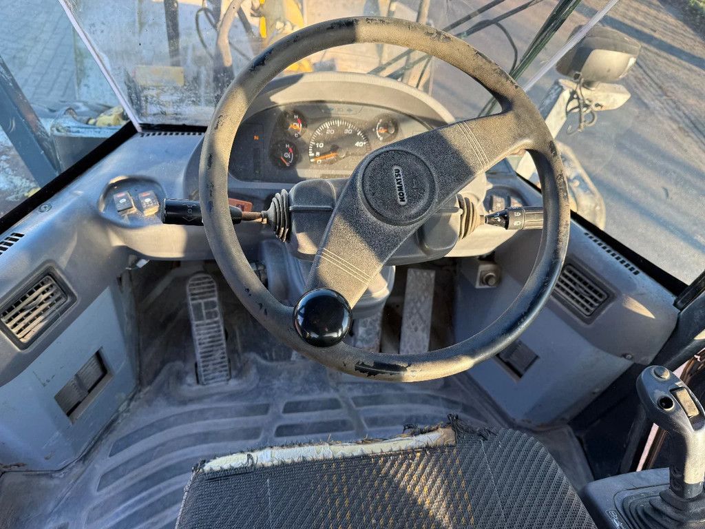 Komatsu WA200 40km/h