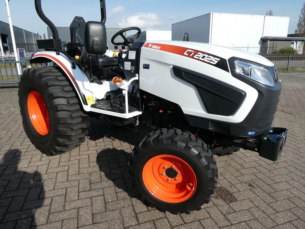 Bobcat CT2025 4wd HST / 00016 Draaiuren / Industriebanden