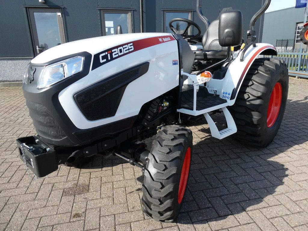 Bobcat CT2025 4wd HST / 00016 Draaiuren / Industriebanden