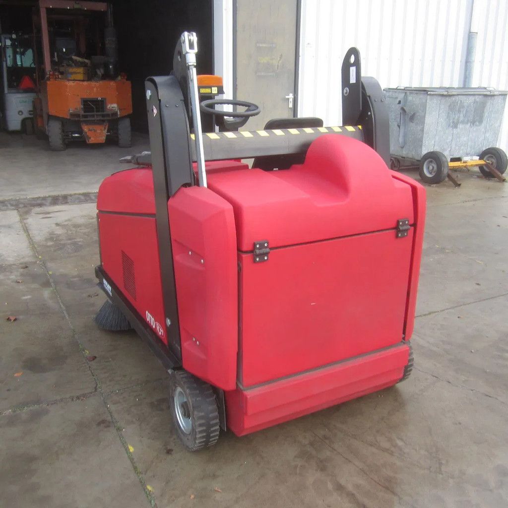RCM Veegmachine zit-veeg Otto .