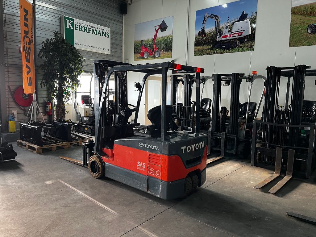 TOYOTA 7FBEF20 Elektrische heftruck, 2 ton, Triplo, Sideshift.