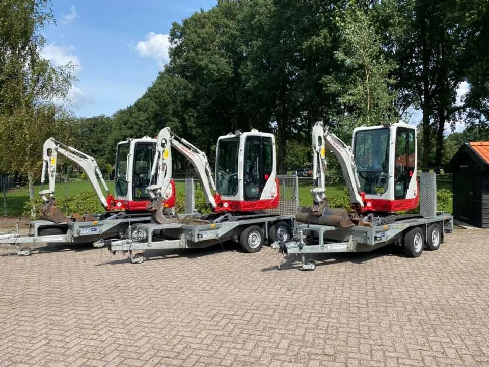 Manitou GEZOCHT!! SHOVELS KRANEN VERREIKERS