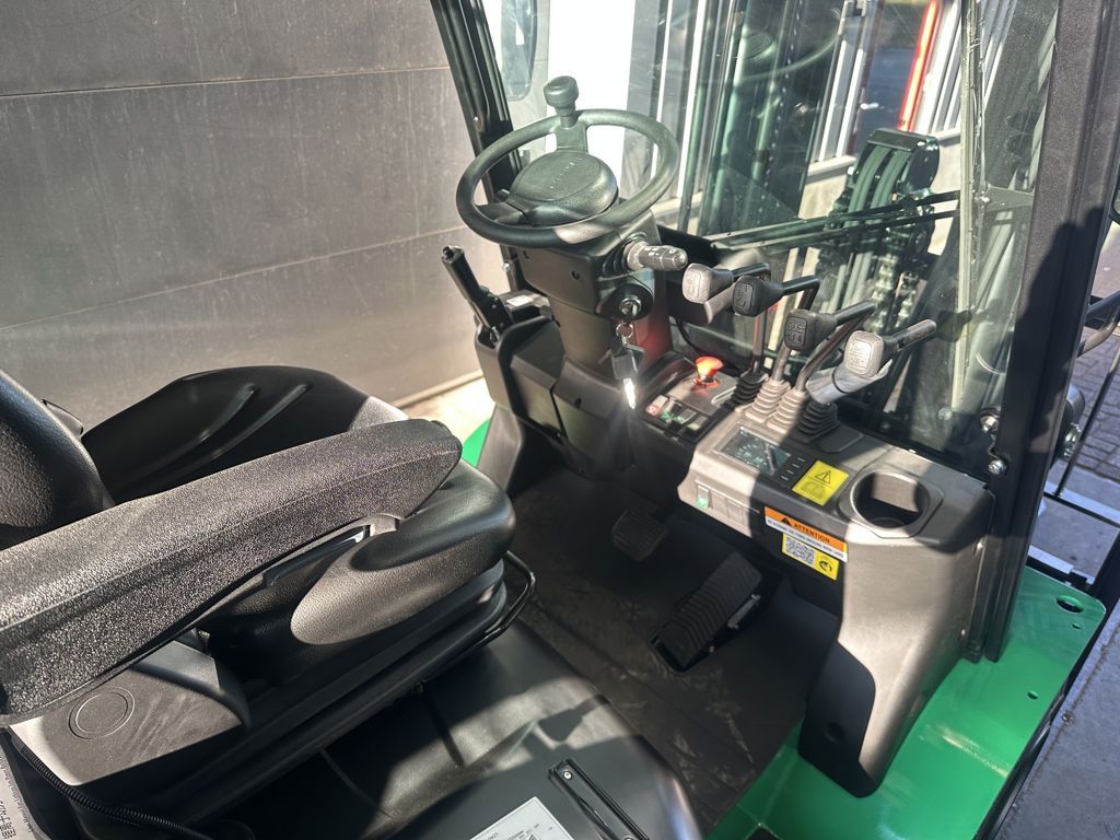 Hangcha CPD38-XEY2HA-SI Li-Ion Heftruck