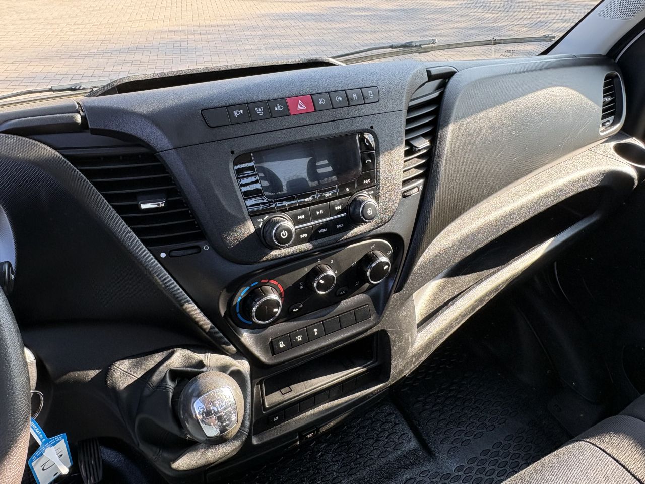 Be trekker 10.8 TON Iveco Daily 40C15 euro 6 C1 RIJBEWIJS