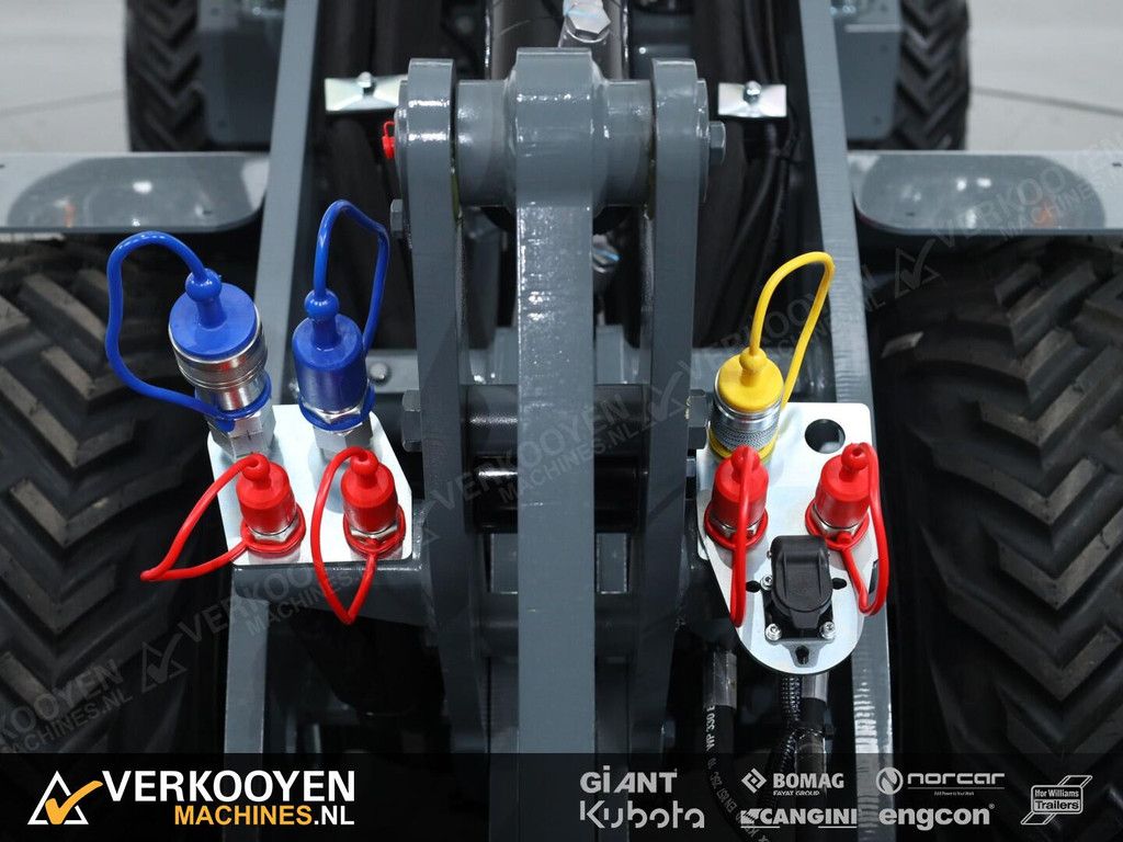 2026 Giant G2300 X-tra HD VV1500