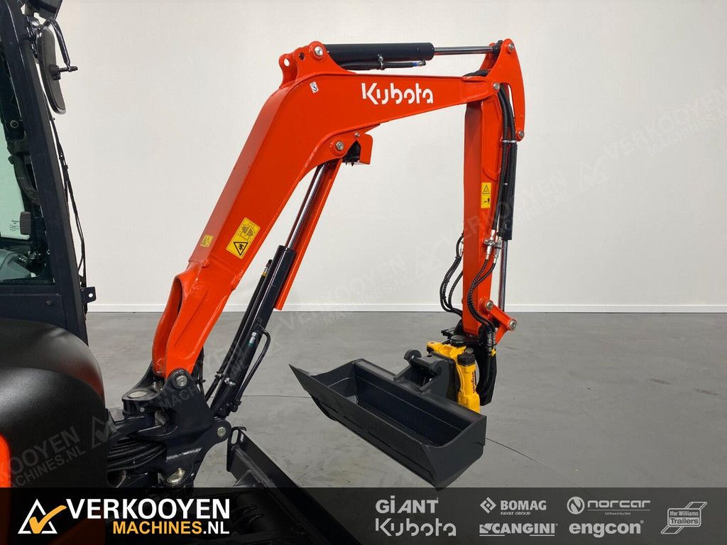 2025 Kubota KX027-4 Hi Spec + Engcon EC204-CW05 ADV1047