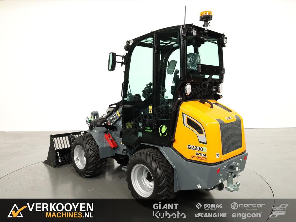 2025 Giant G2200E X-tra (Cabine) VK9185