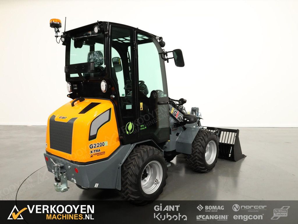 2025 Giant G2200E X-tra (Cabine) VK9185