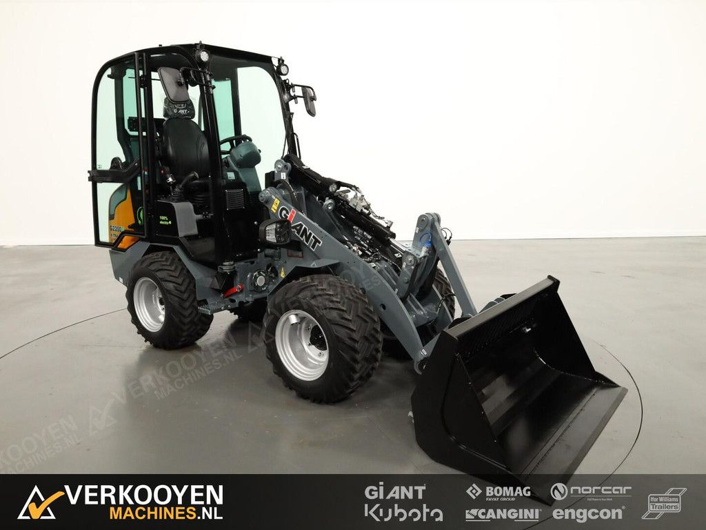 2025 Giant G2200E X-tra (Cabine) VK9185