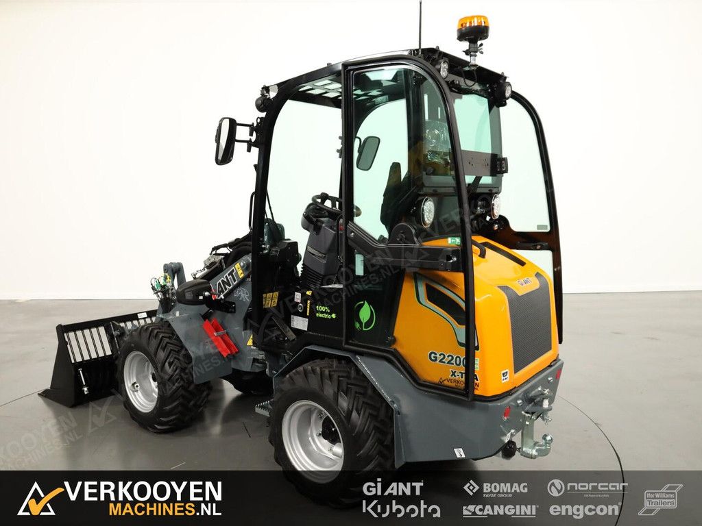 2025 Giant G2200E X-tra (Cabine) VK9185
