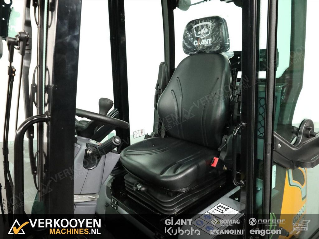 2025 Giant G2200E X-tra (Cabine) VK9185