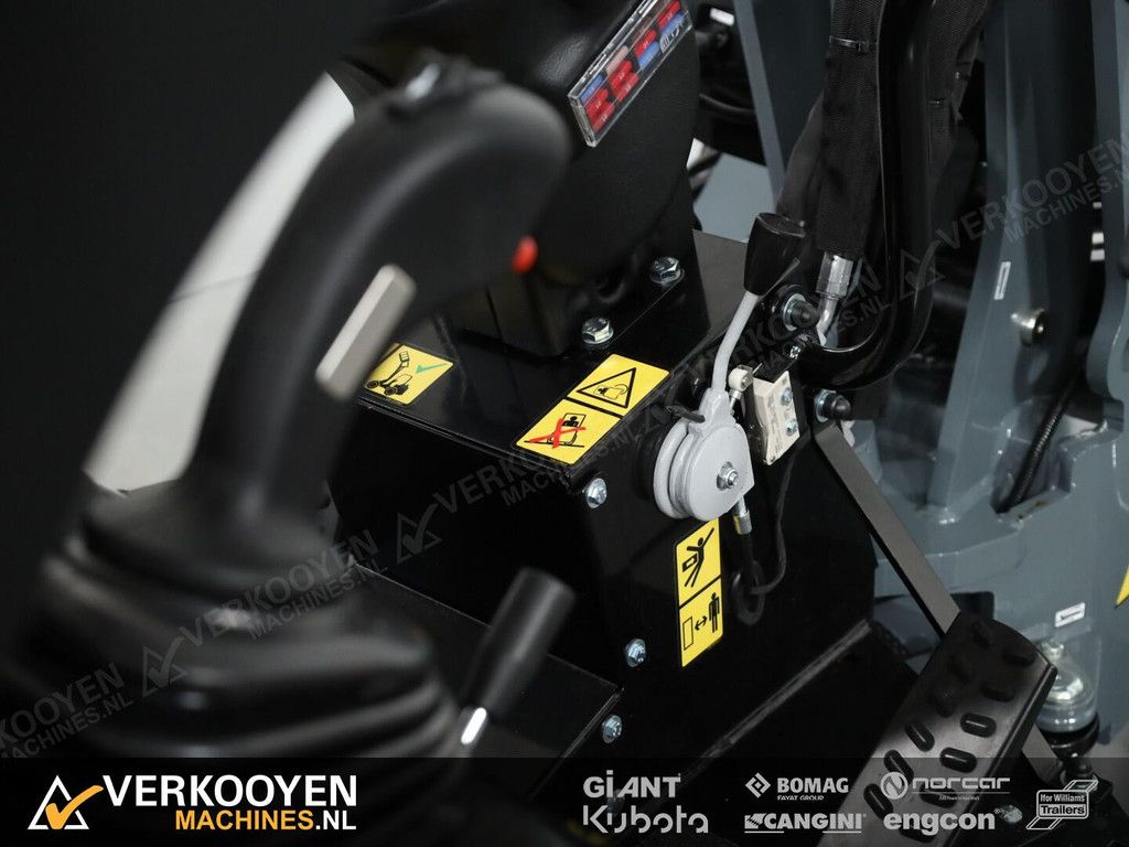 2025 Giant G2500 HD VK9571